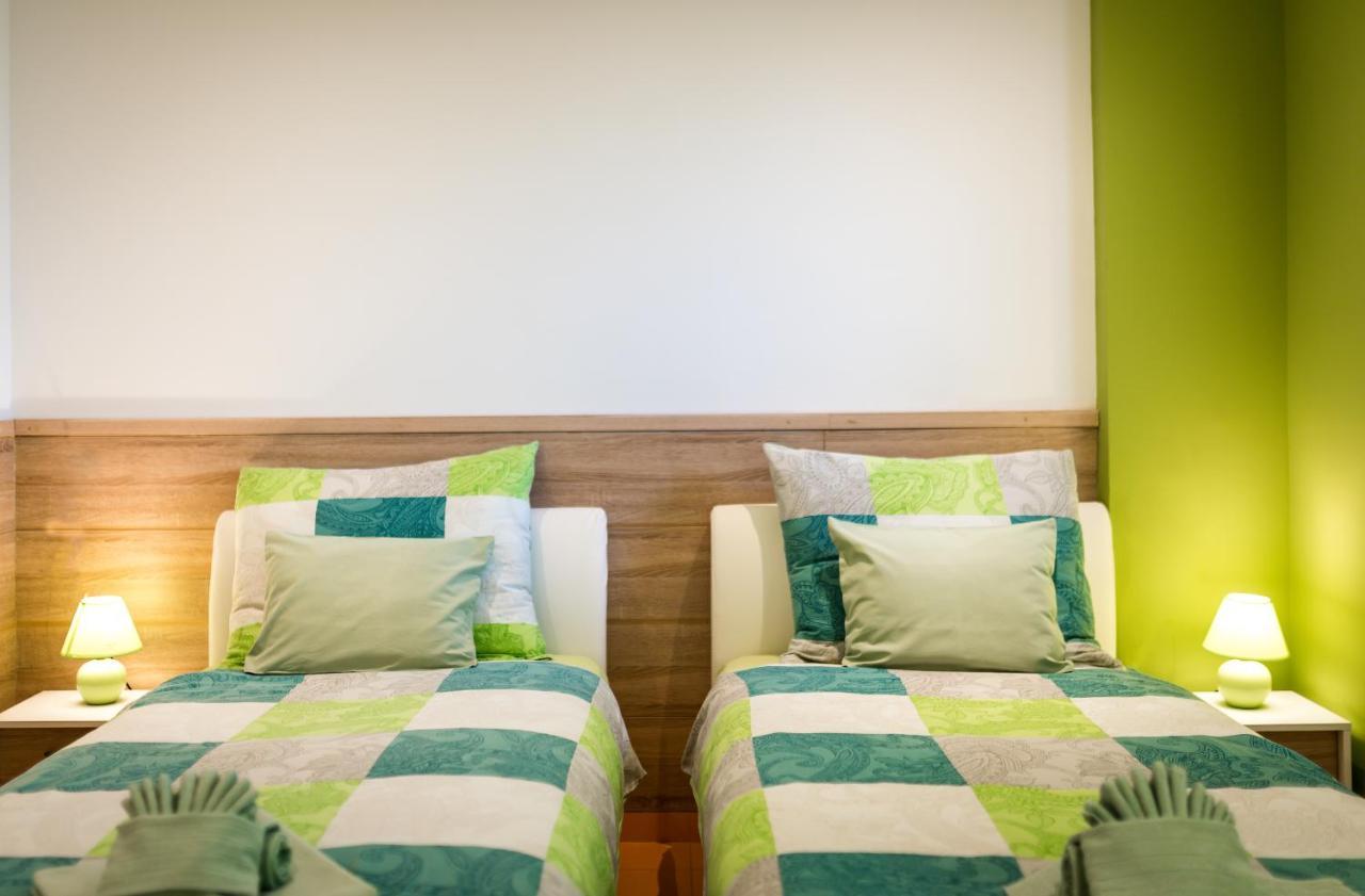 Guest House Slatki Snovi คนิน ภายนอก รูปภาพ