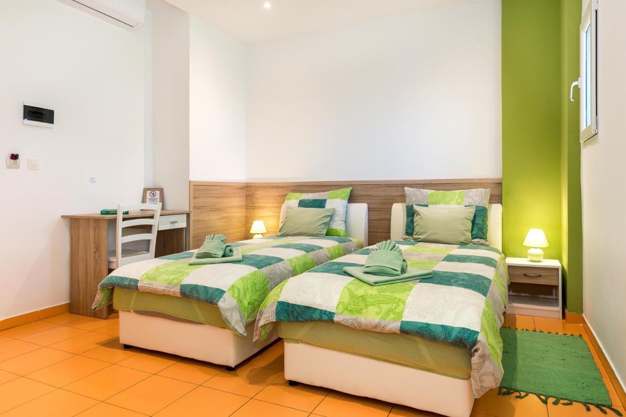 Guest House Slatki Snovi คนิน ภายนอก รูปภาพ