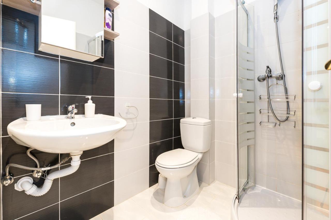 Guest House Slatki Snovi คนิน ภายนอก รูปภาพ