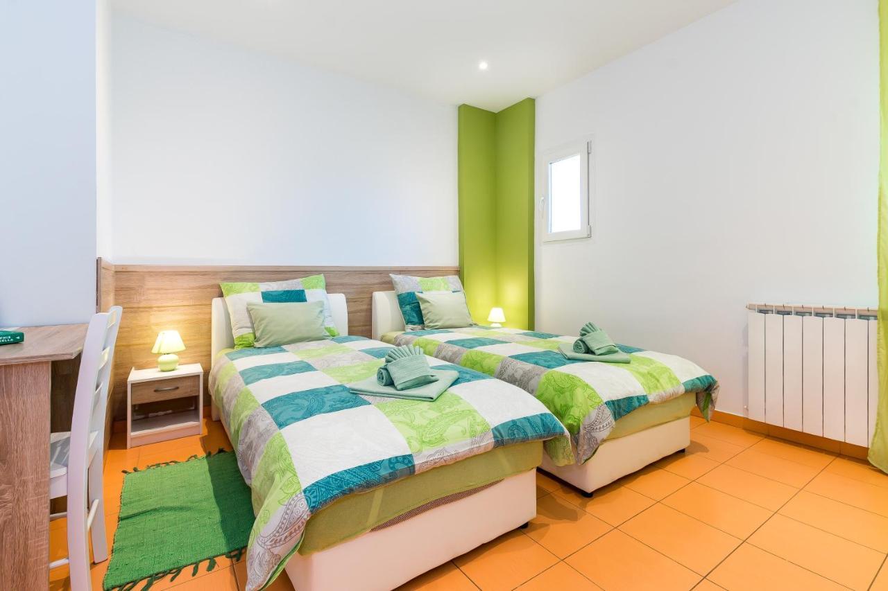 Guest House Slatki Snovi คนิน ภายนอก รูปภาพ
