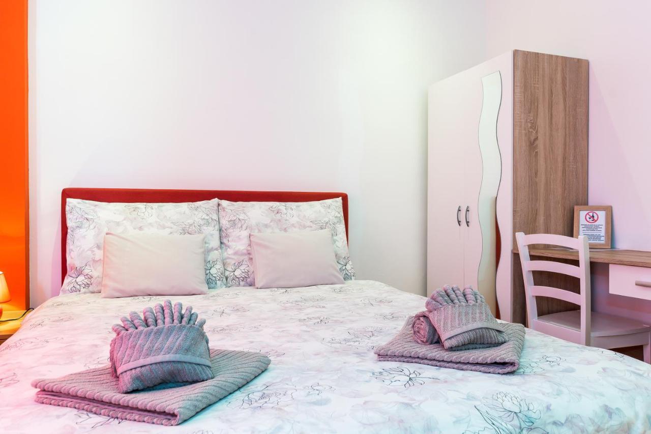 Guest House Slatki Snovi คนิน ภายนอก รูปภาพ