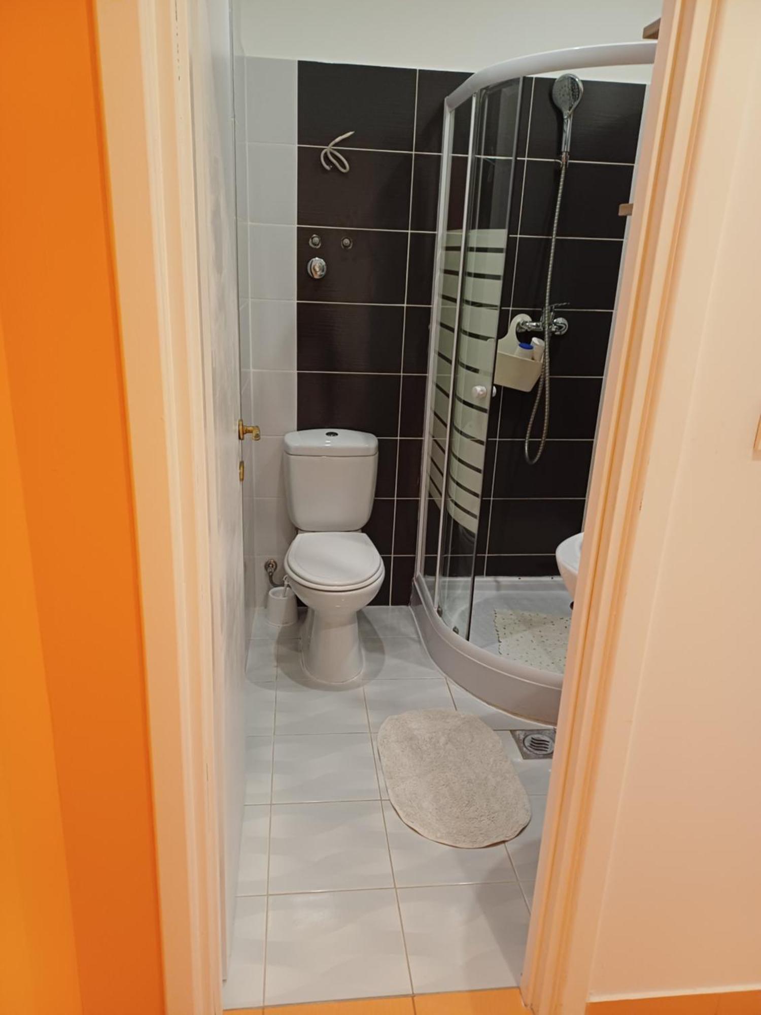 Guest House Slatki Snovi คนิน ภายนอก รูปภาพ